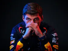 Thumbnail for article: Verstappen est enthousiasmé par la course et encourage son coéquipier de l'équipe Redline.