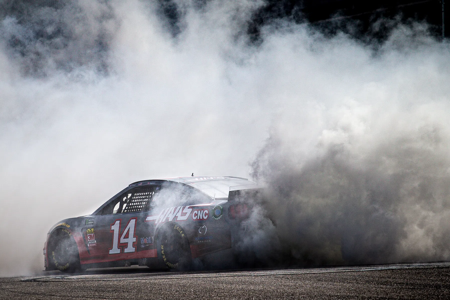 Enorme accidente en la NASCAR y puedes ver las imágenes aquí