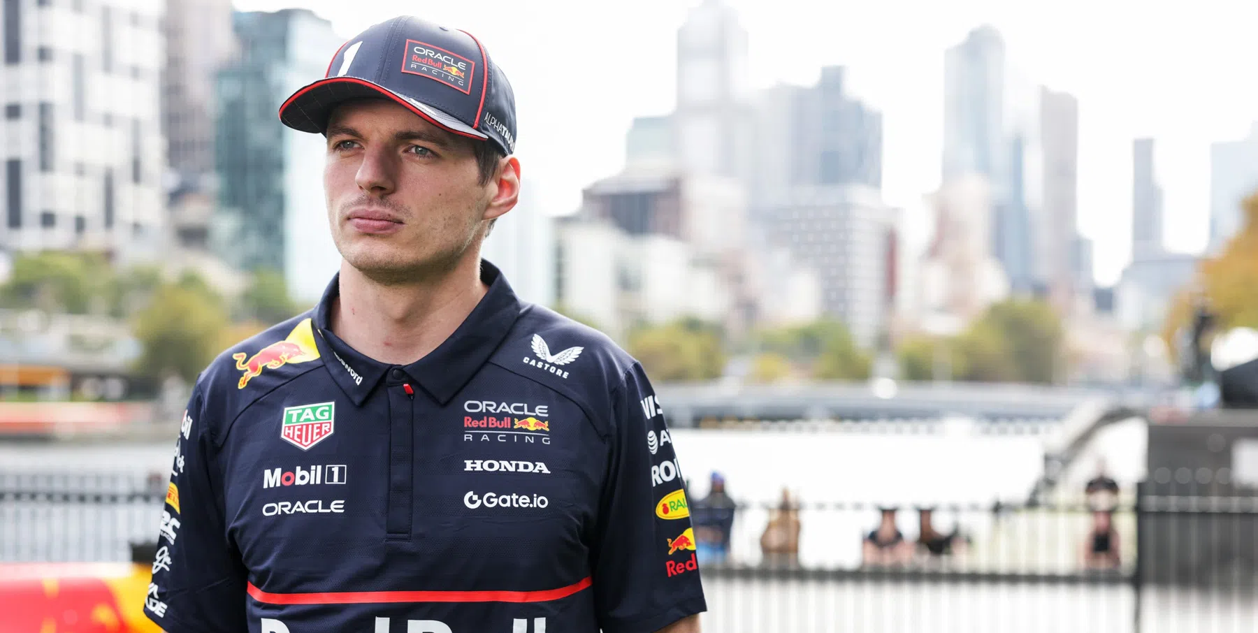 Max Verstappen fala pouco na coletiva de imprensa da FIA