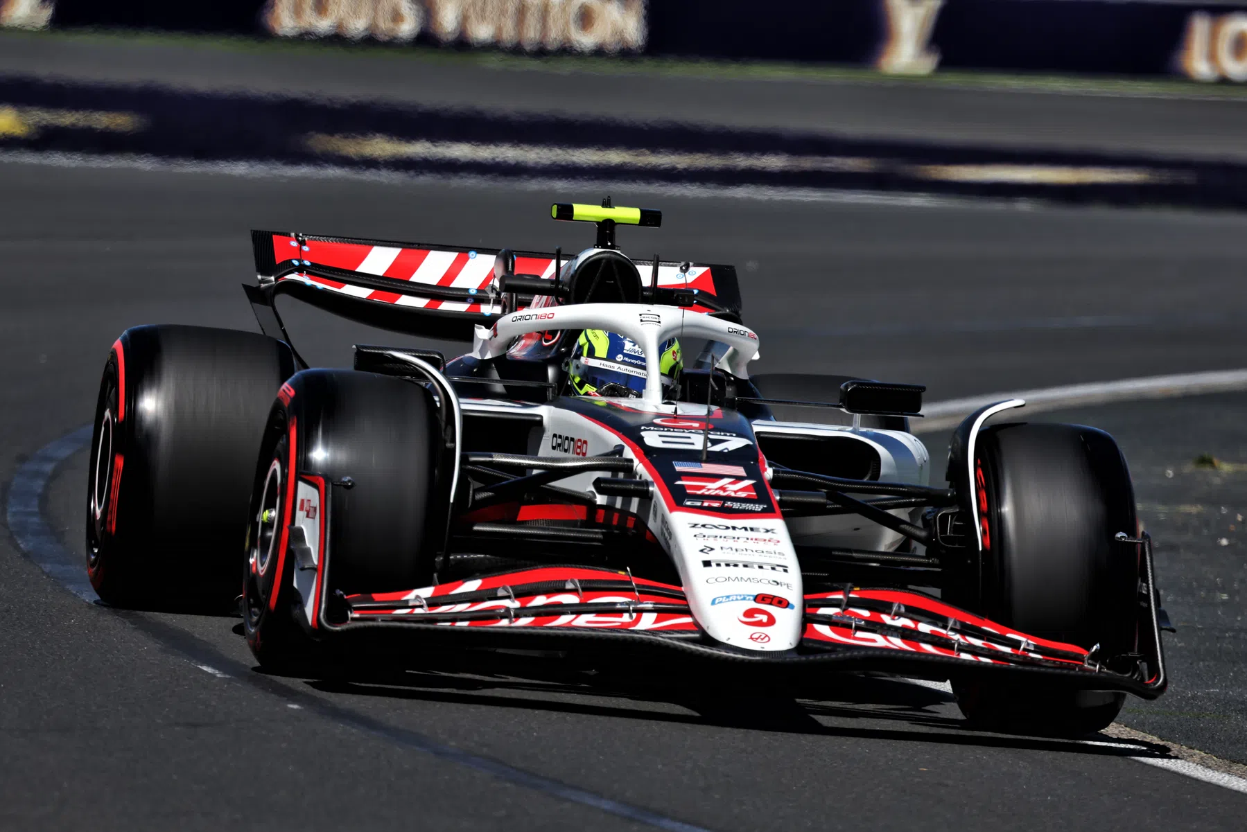 Ollie Bearman contra el muro en Melbourne