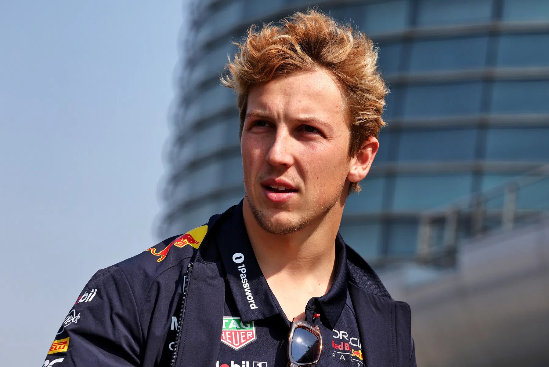 Liam Lawson lotta con la Red Bull in Cina