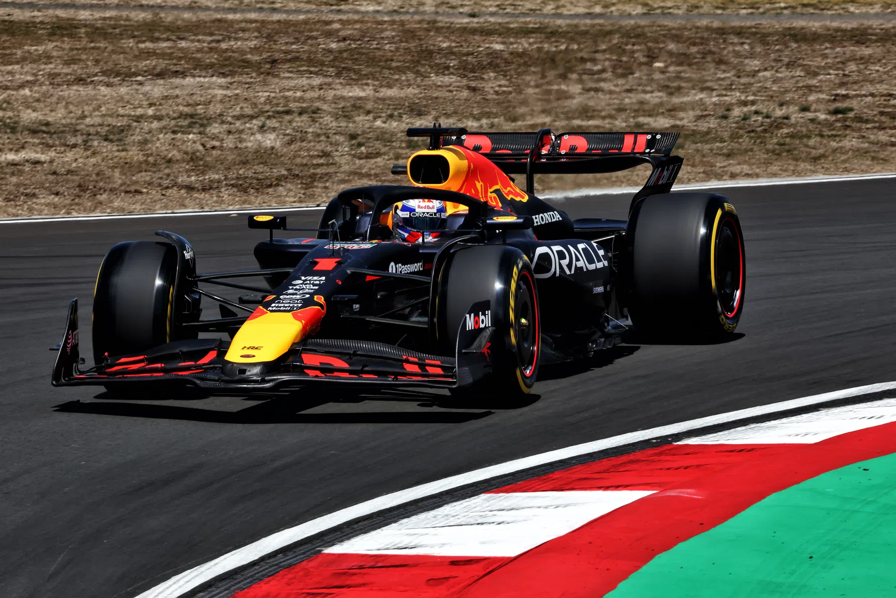 Lando Norris de snelste in VT1 GP China, Verstappen op P15