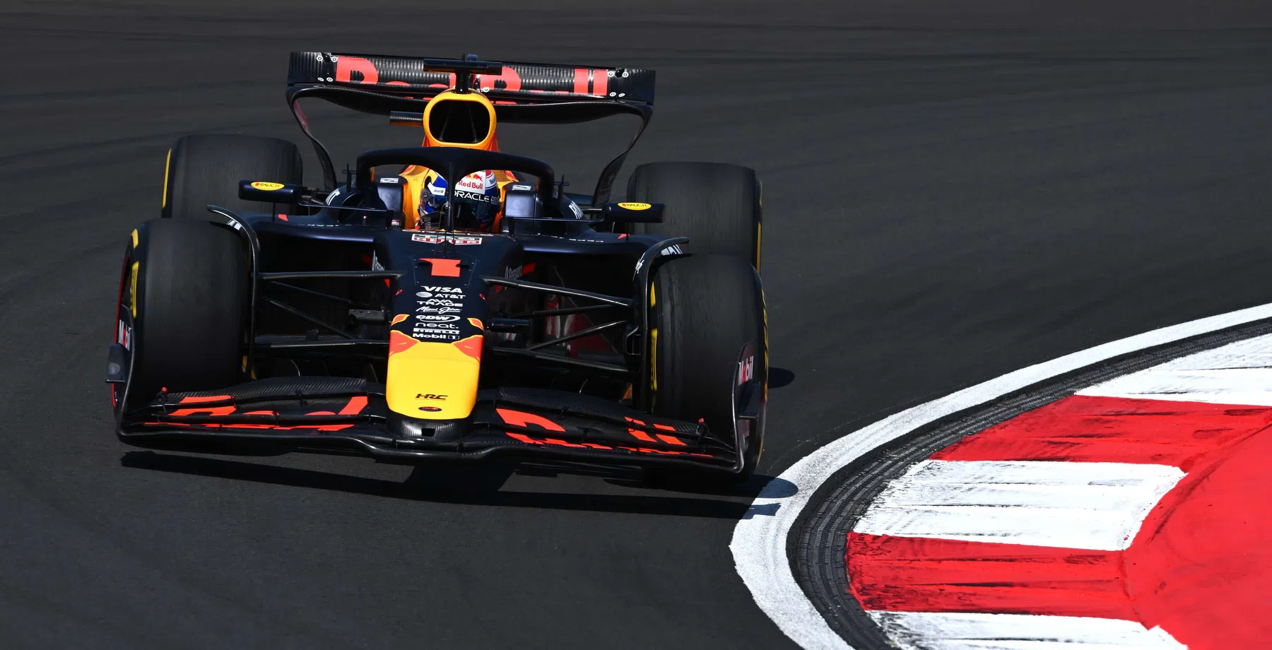 Max Verstappen en Lewis Hamilton op eerste rij China