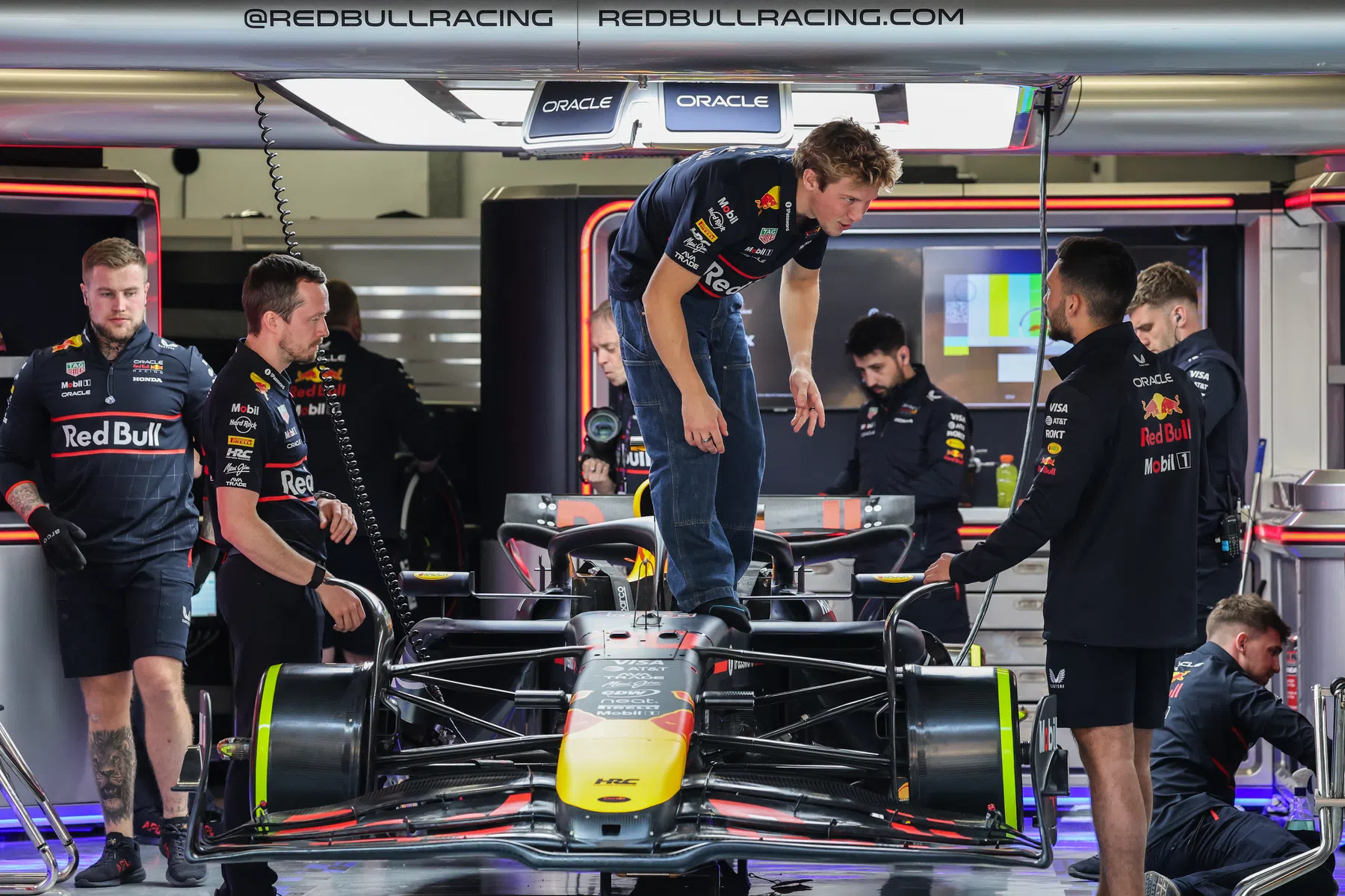 f1 Red Bull, Mercedes, Aston Martin und McLaren von der FIA freigestellt