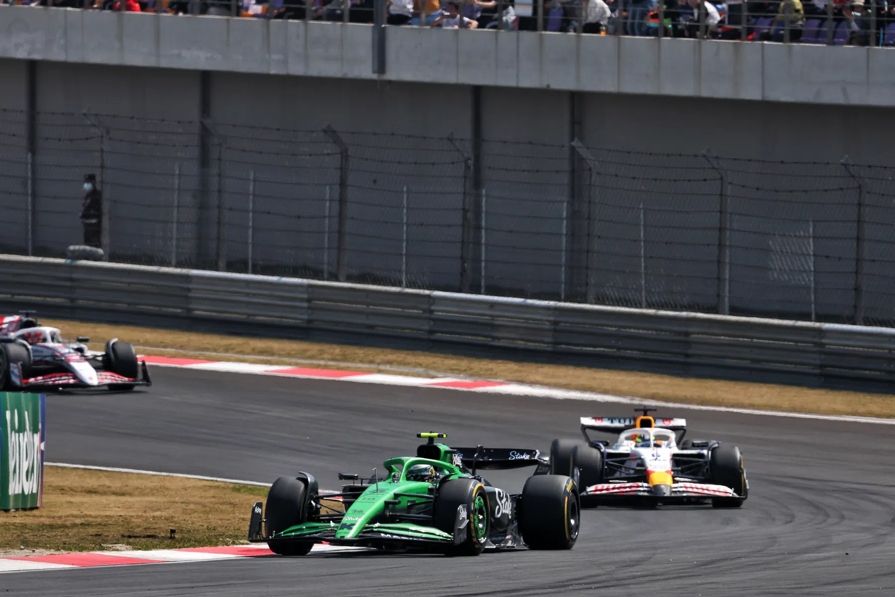 Bortoleto e Doohan são chamados pelos comissários após colisão na sprint