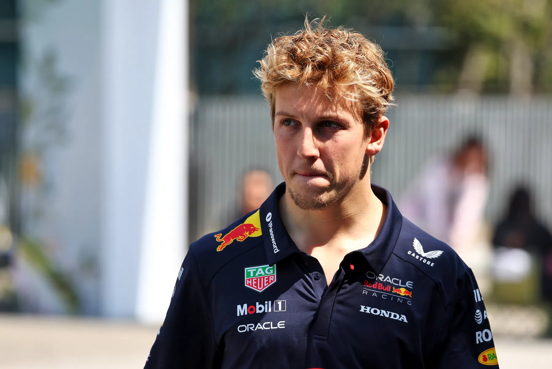 Liam Lawson su Yuki Tsunoda, che guida per la Red Bull